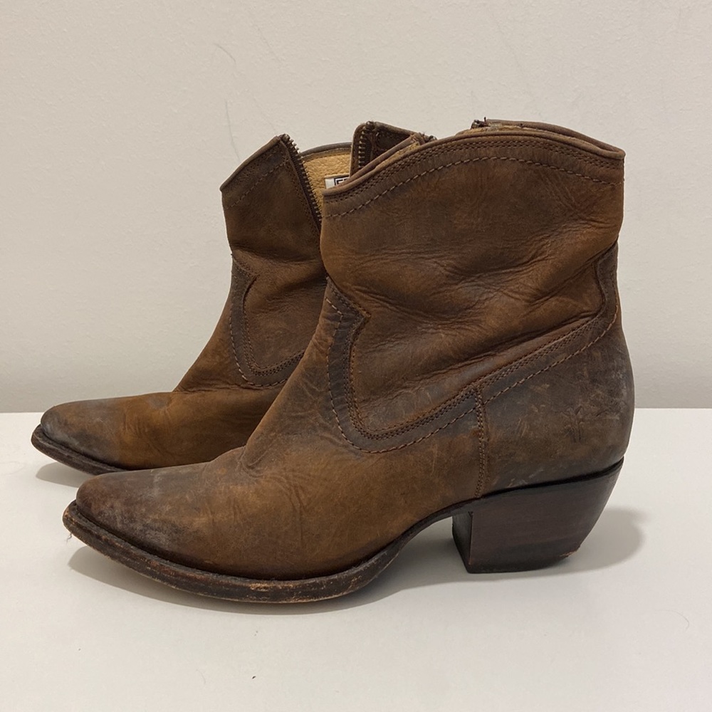 Frye Sacha Women Leather Ankle Bootie